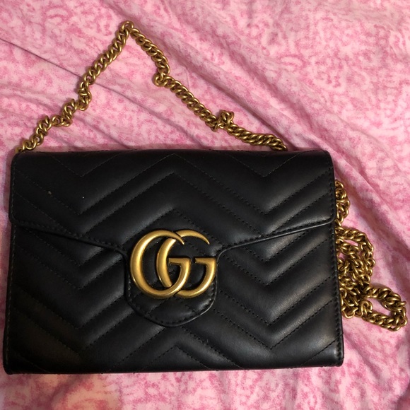 Gucci Handbags - Gucci cross bag